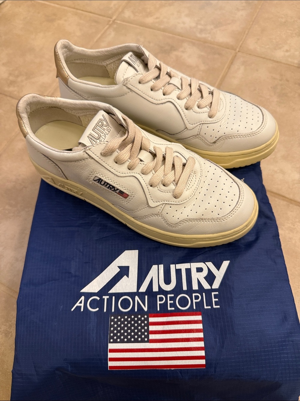 Autry Medalist Women’s White Leather Sneakers with Cream Sole, Rose Gold accent